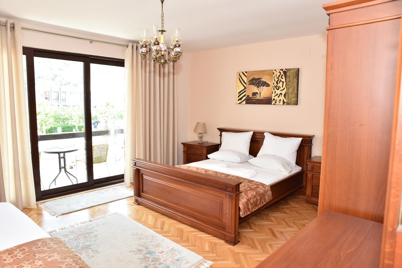 Guest House Evropa 울친 외부 사진