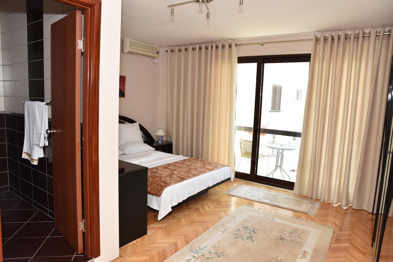 Guest House Evropa 울친 외부 사진