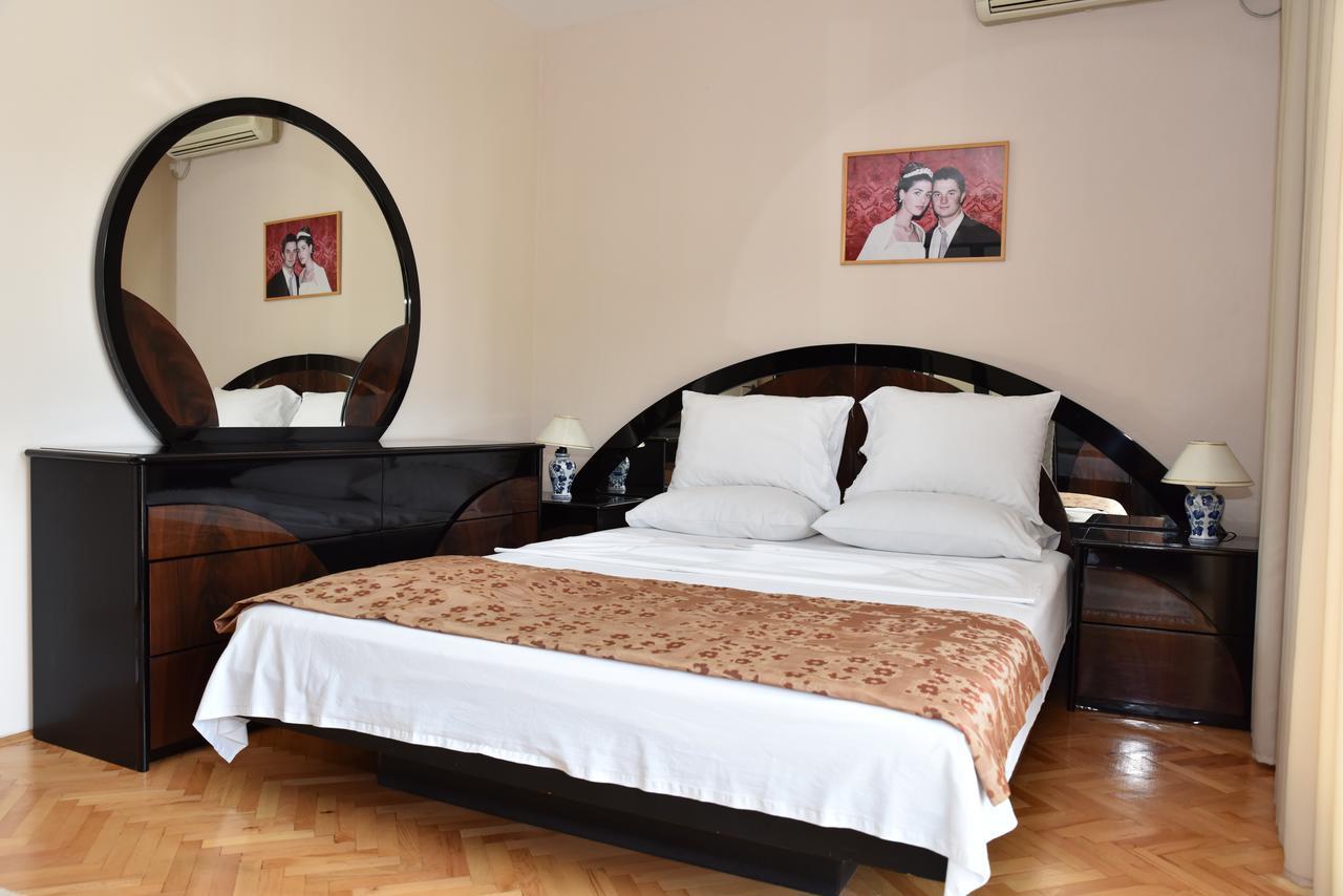 Guest House Evropa 울친 외부 사진
