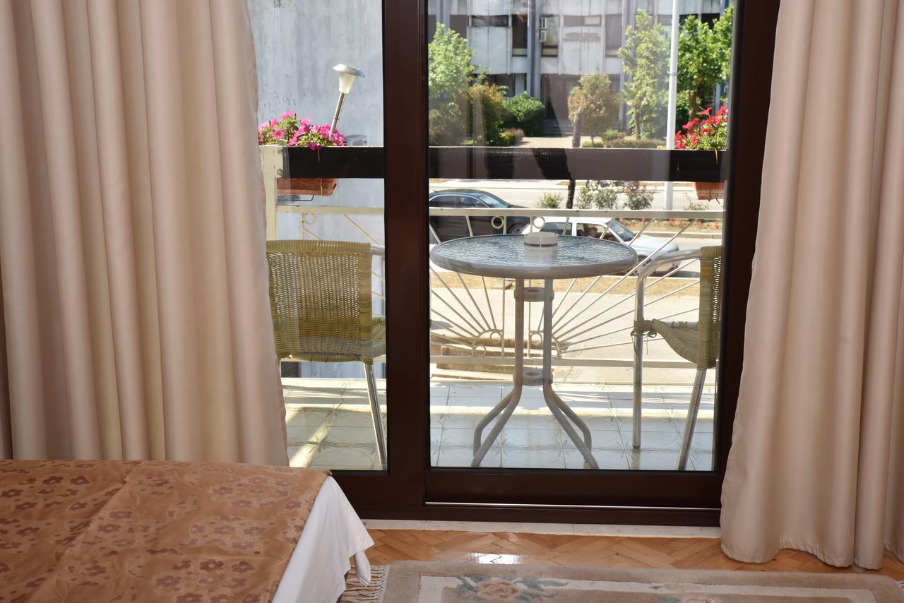 Guest House Evropa 울친 외부 사진