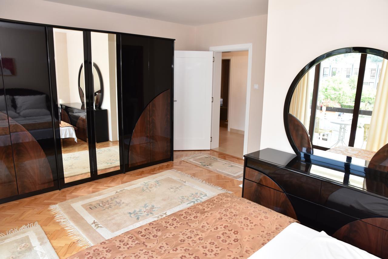 Guest House Evropa 울친 외부 사진