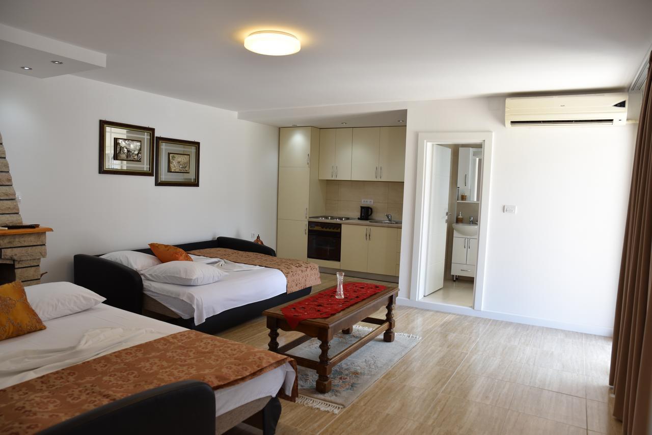 Guest House Evropa 울친 외부 사진