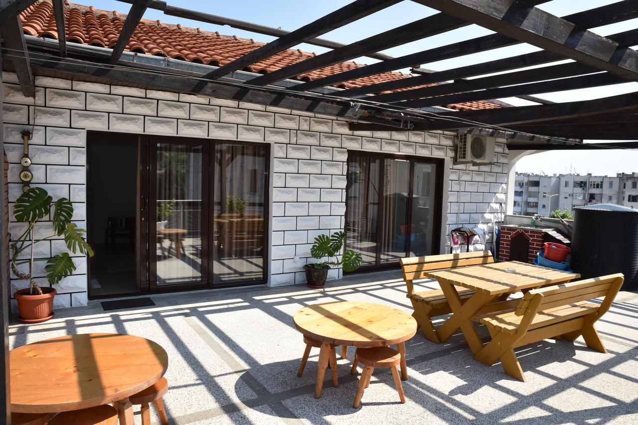 Guest House Evropa 울친 외부 사진