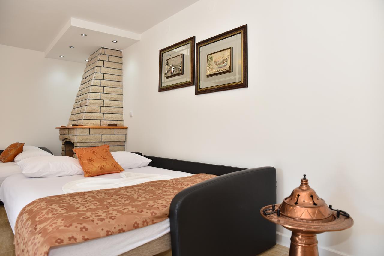 Guest House Evropa 울친 외부 사진