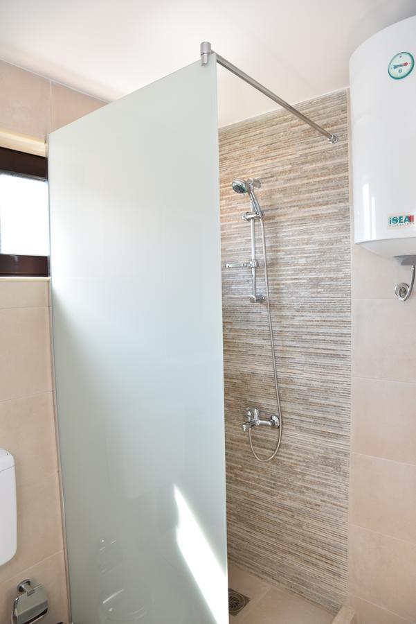 Guest House Evropa 울친 외부 사진