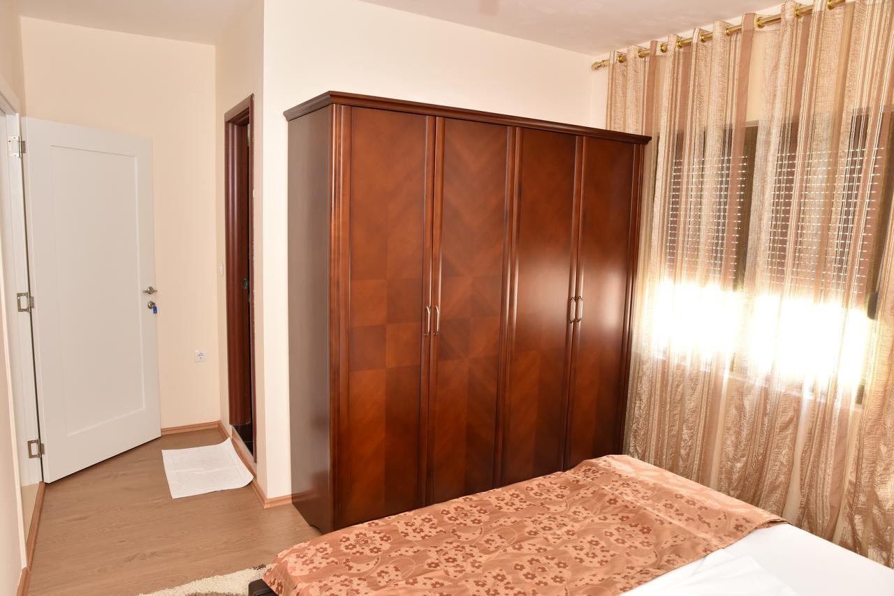 Guest House Evropa 울친 외부 사진